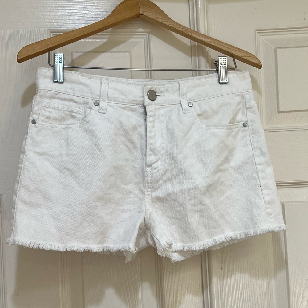 Women’s size 27 White Distressed Jeans denim‎ shorts frayed hem summer